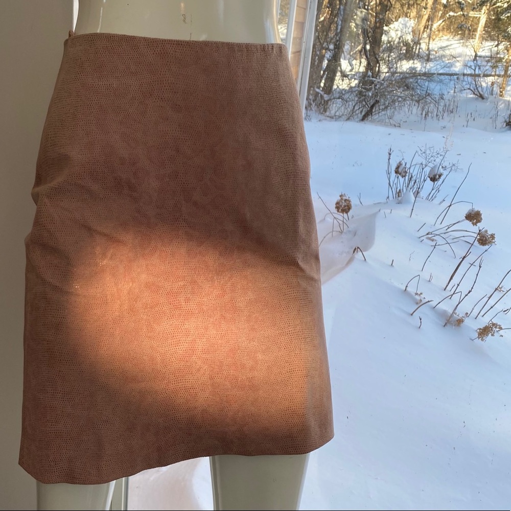 Hennes 100% leather rose pink mini skirt size 6